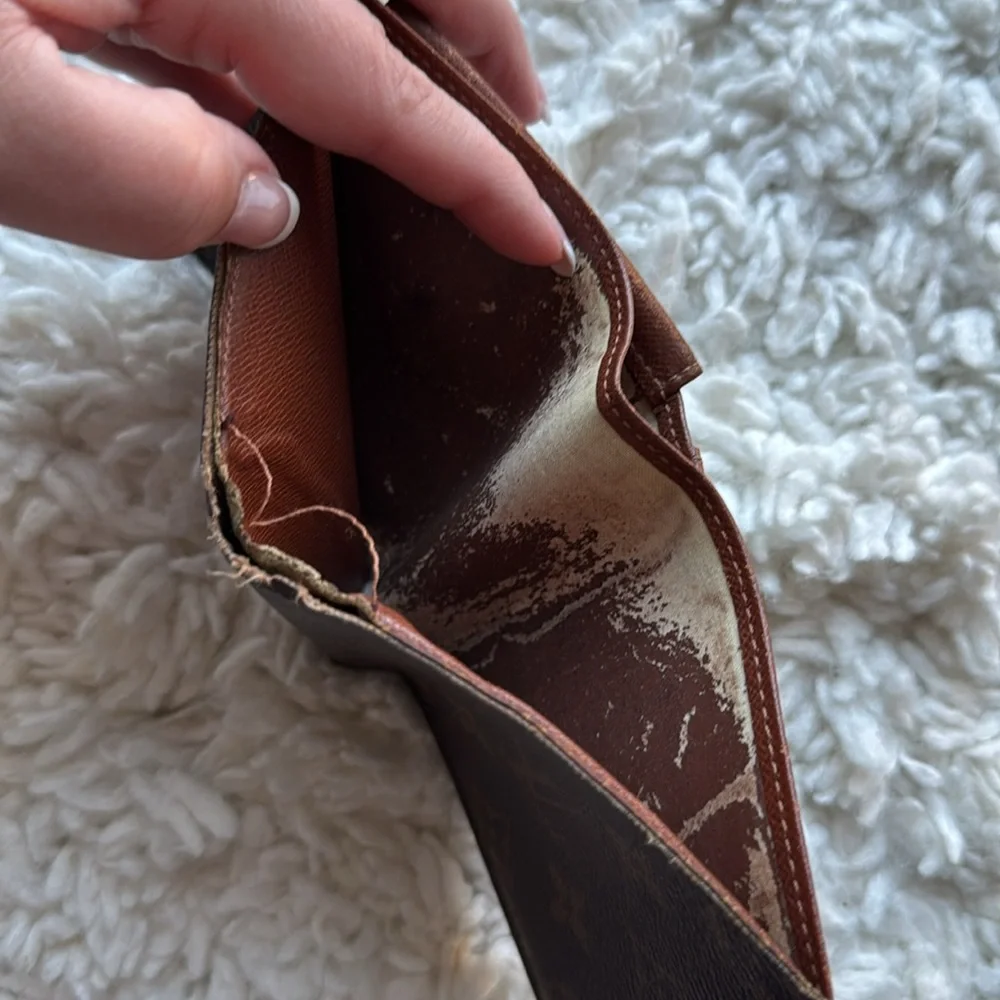 Louis Vuitton‎ Monogram Bifold Wallet